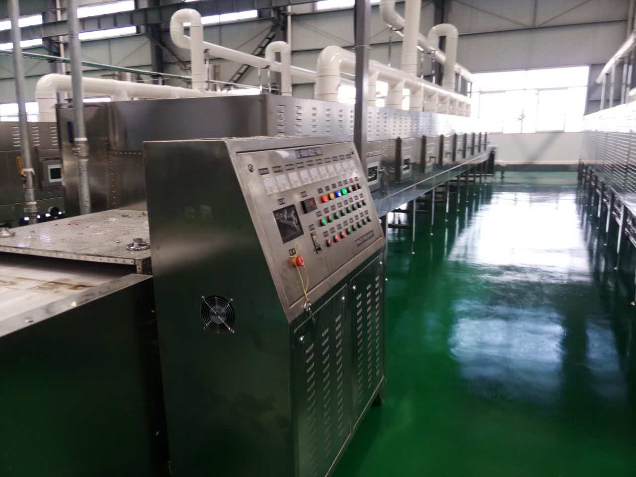 磷酸鐵鋰微波烘干機